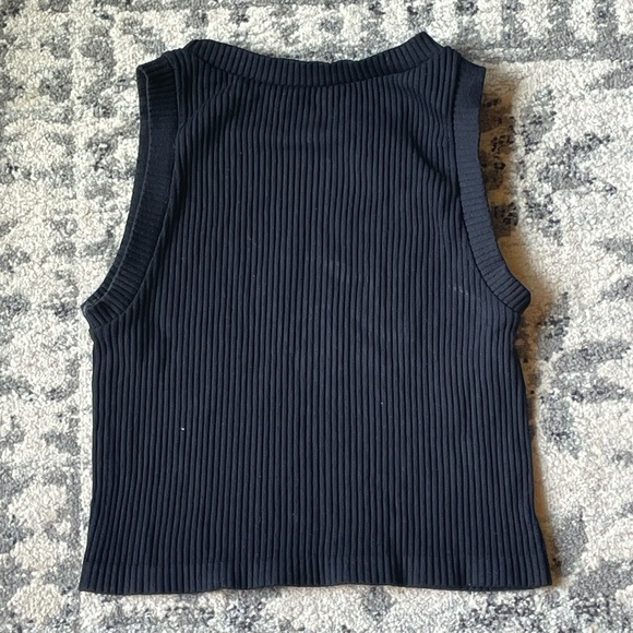 Black crop top - Picture 2 of 2